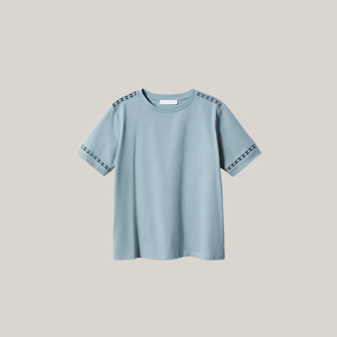 Embroidered Accent T-Shirt - Imagen 4