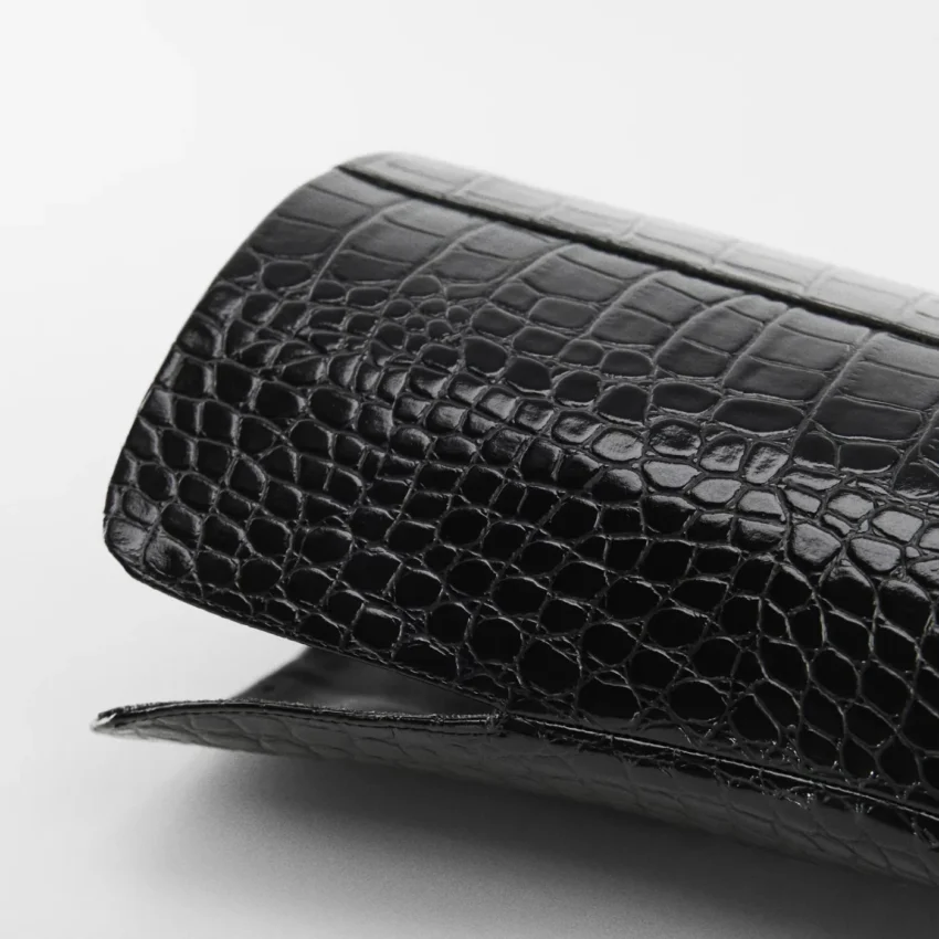 Black Croc-Effect Based Stiletto Boots - Imagen 4