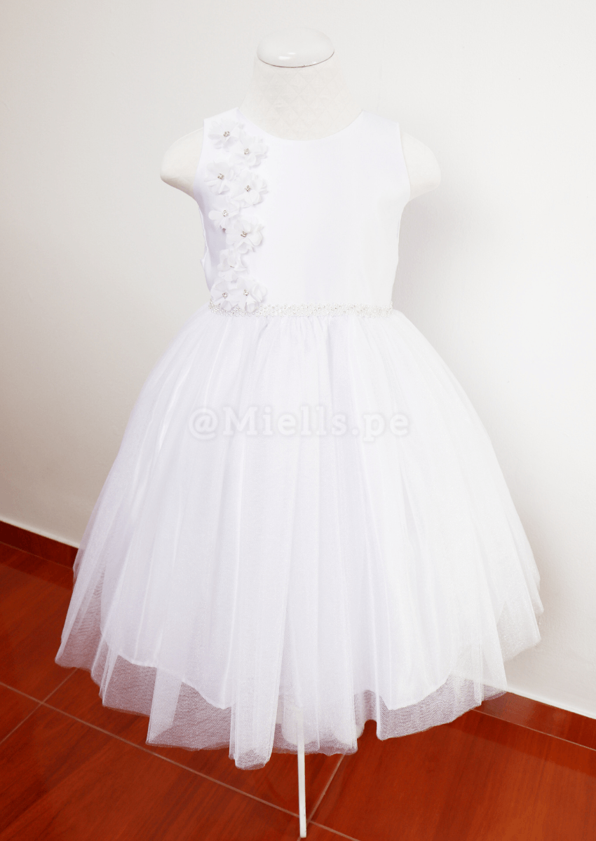 Vestido de Fiesta "Princesa" Blanco: Detalles en Pedrería y Lazo Ajustable